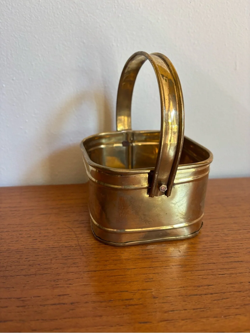Tiny brass basket- vintage